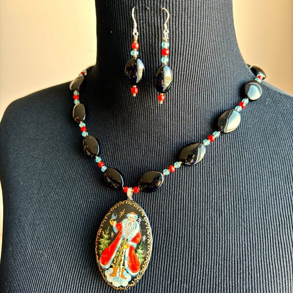 Hand-painted Santa on Russian black Lacquer used as necklace. Festive and Fun - Picture 3 of 10